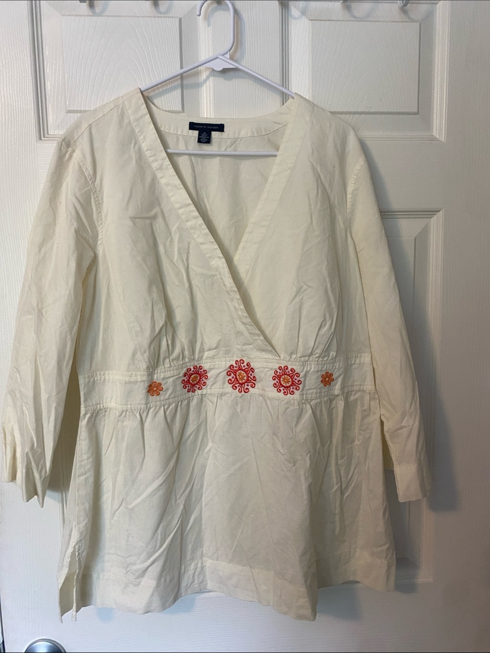 Tommy Hilfiger Off-White Top with Logo Tag